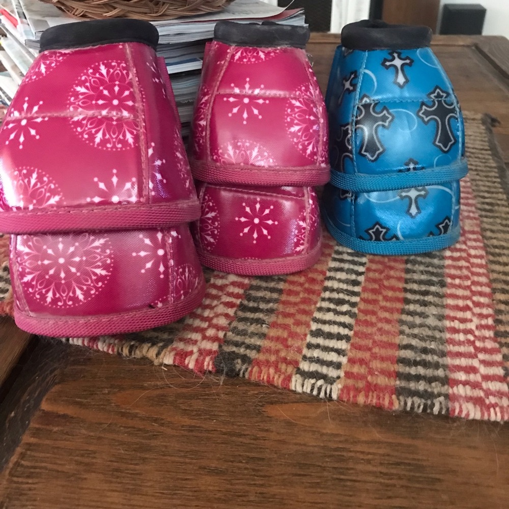 Bell boots for Horses-**Pink Lrg only**